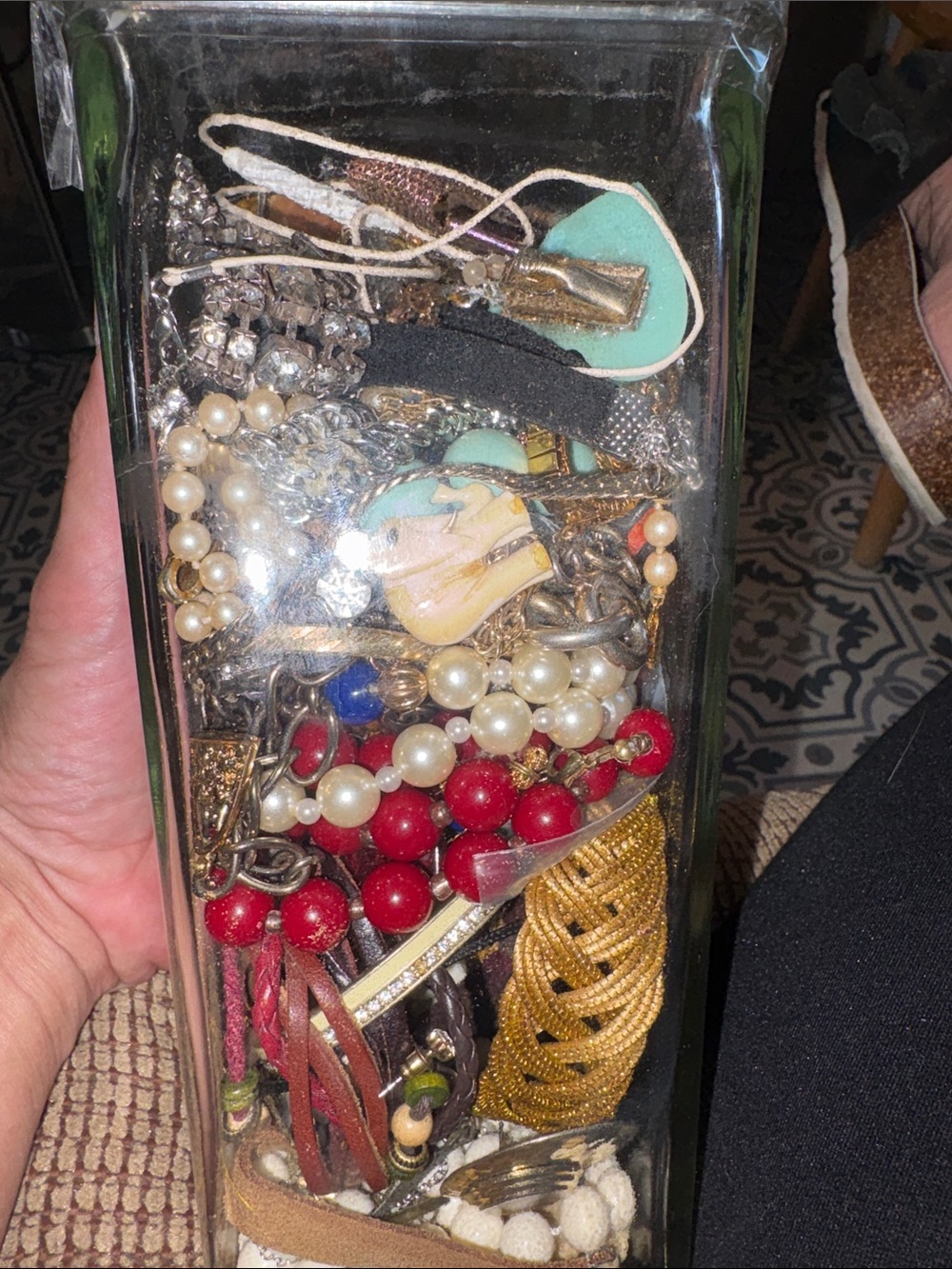 Jewelry jar some wearable some broken mixed - Picture 2 of 6